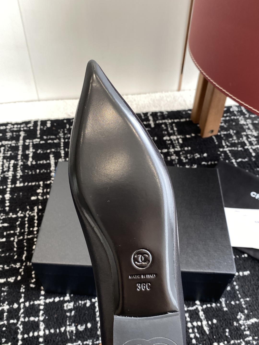代购级
小香CHANEL25ss 早春新品太香了 蝴蝶结 尖头单鞋

这双我称之为“氛围感之神”，O柔颯