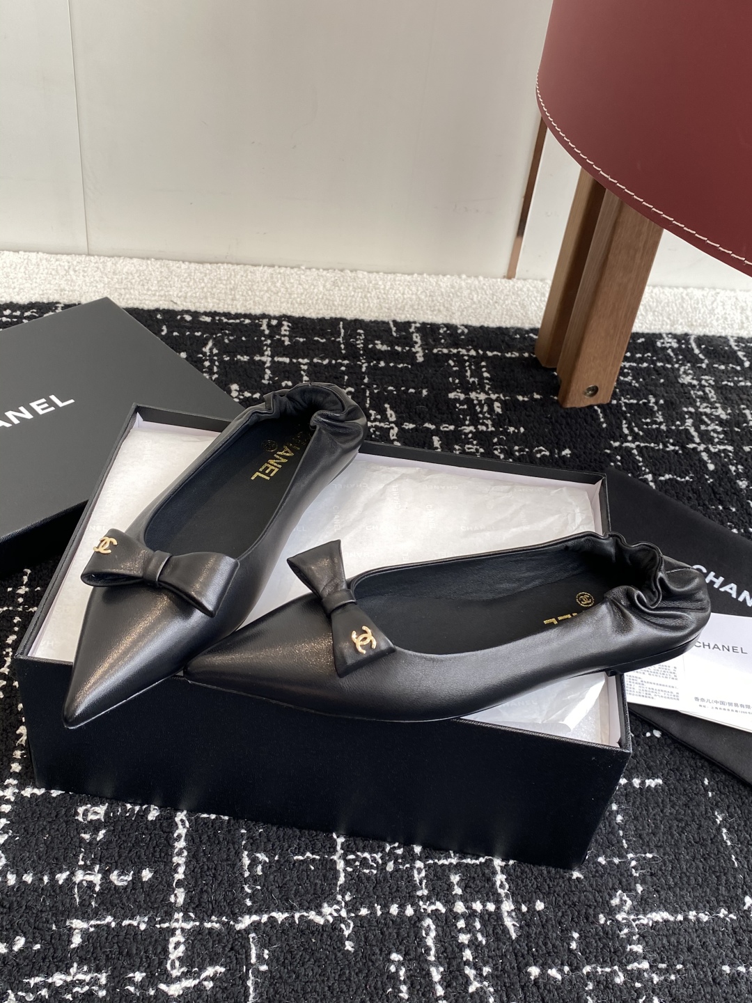 代购级
小香CHANEL25ss 早春新品太香了 蝴蝶结 尖头单鞋

这双我称之为“氛围感之神”，O柔颯