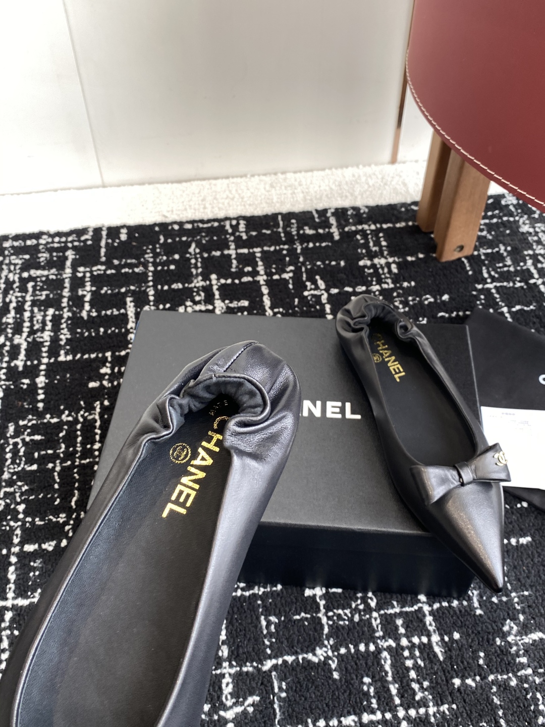 代购级
小香CHANEL25ss 早春新品太香了 蝴蝶结 尖头单鞋

这双我称之为“氛围感之神”，O柔颯