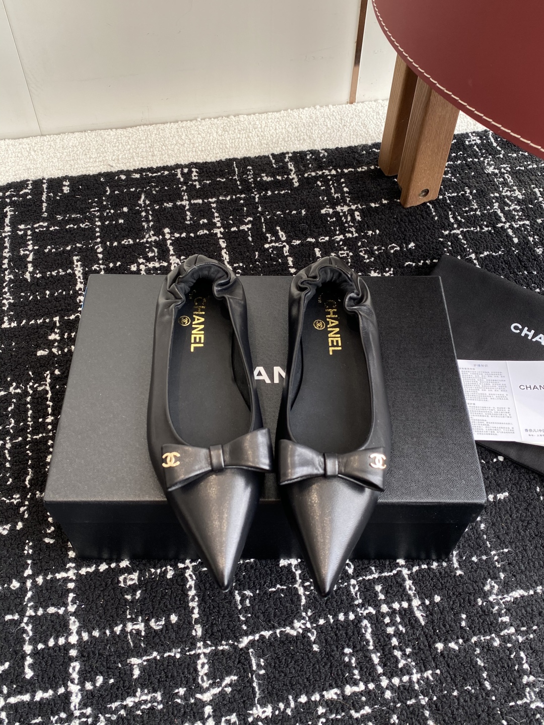 代购级
小香CHANEL25ss 早春新品太香了 蝴蝶结 尖头单鞋

这双我称之为“氛围感之神”，O柔颯