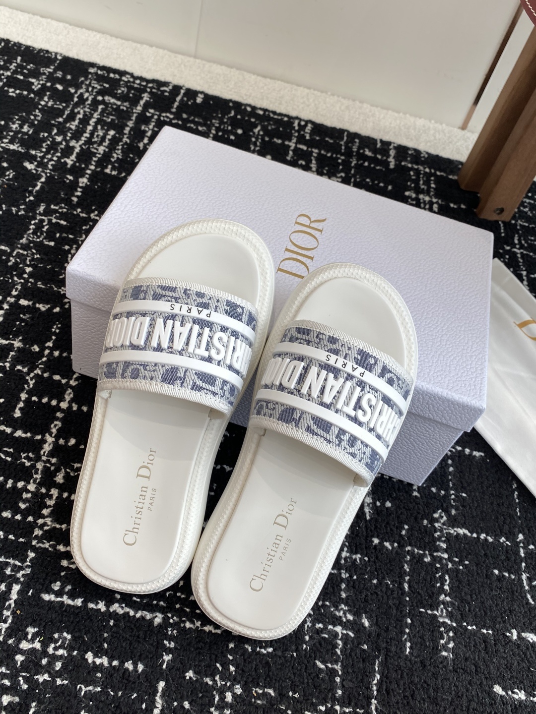 代购级
Dior 25ss 春夏最新款 超轻发泡大底 沙滩拖鞋
夏威夷沙滩运动拖鞋 Angelab