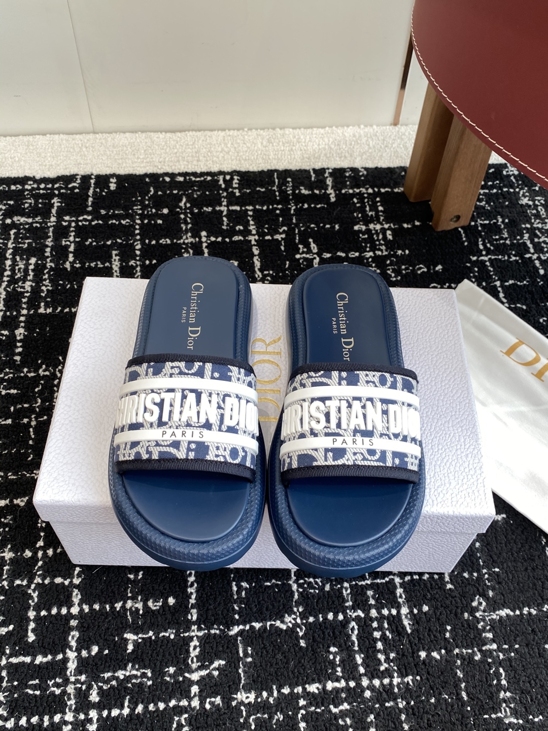 代购级
Dior  25ss 春夏最新款  超轻发泡大底 沙滩拖鞋

夏威夷沙滩运动拖鞋 Angelab