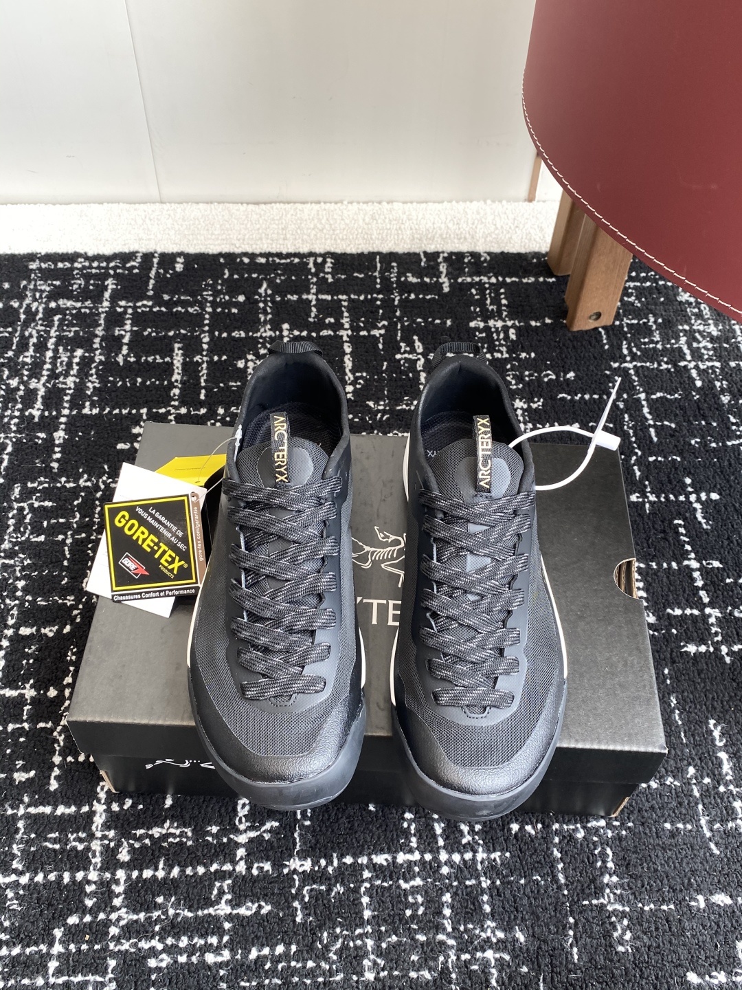 东莞代购级
始祖鸟 ARC'TERYX Konseal Lt 登山鞋徒步鞋,为男女户外爱好者共同打造,不