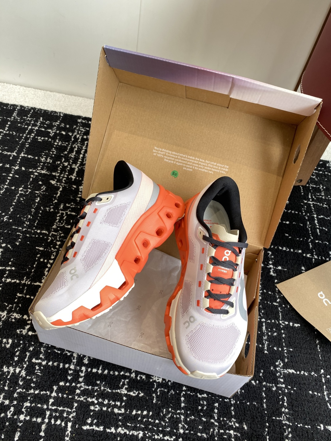 
纯原正品

On昂跑 Cloudmonster Hyper 舒适简约减震回弹 低帮训练跑步鞋 男女同款