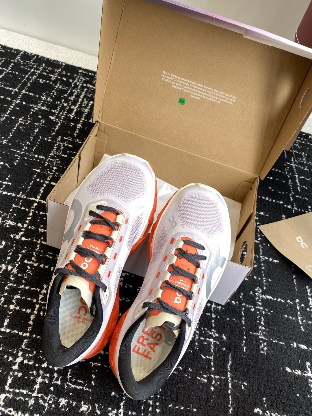 
纯原正品

On昂跑 Cloudmonster Hyper 舒适简约减震回弹 低帮训练跑步鞋 男女同款