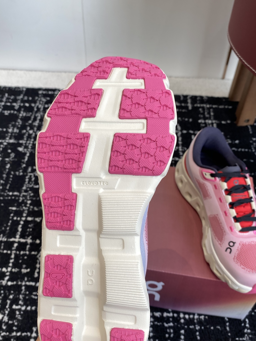 
纯原正品

On昂跑 Cloudmonster Hyper 舒适简约减震回弹 低帮训练跑步鞋 男女同款