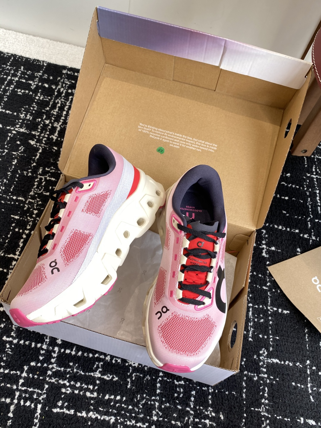 
纯原正品

On昂跑 Cloudmonster Hyper 舒适简约减震回弹 低帮训练跑步鞋 男女同款