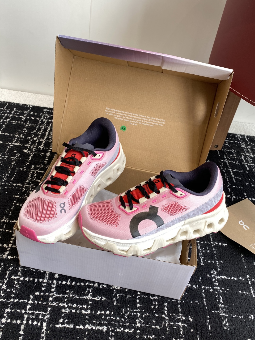 
纯原正品

On昂跑 Cloudmonster Hyper 舒适简约减震回弹 低帮训练跑步鞋 男女同款