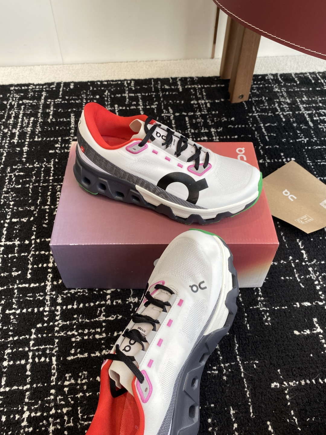 
纯原正品

On昂跑 Cloudmonster Hyper 舒适简约减震回弹 低帮训练跑步鞋 男女同款