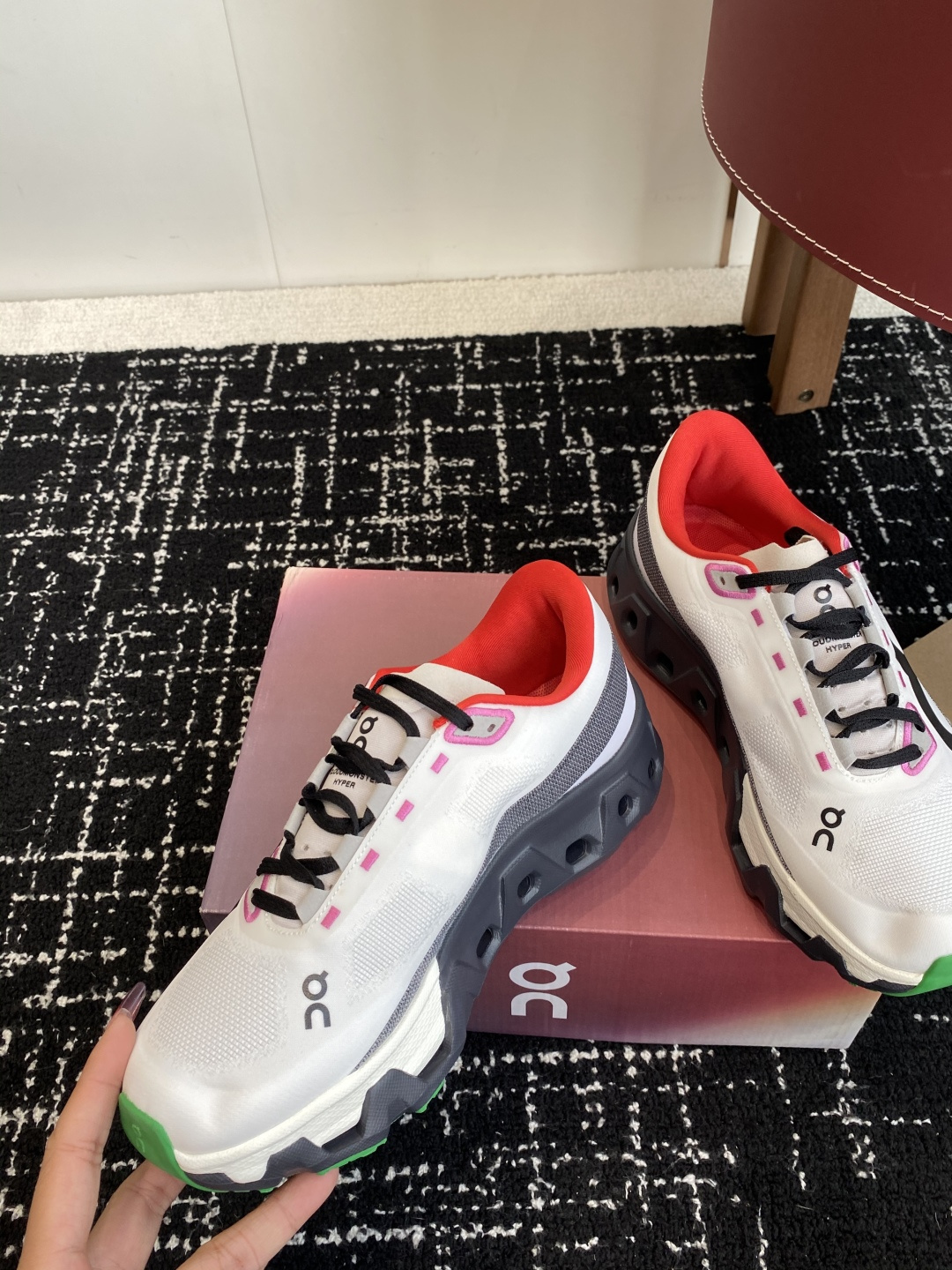 
纯原正品

On昂跑 Cloudmonster Hyper 舒适简约减震回弹 低帮训练跑步鞋 男女同款