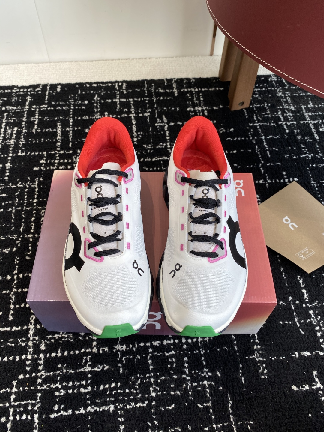 
纯原正品

On昂跑 Cloudmonster Hyper 舒适简约减震回弹 低帮训练跑步鞋 男女同款