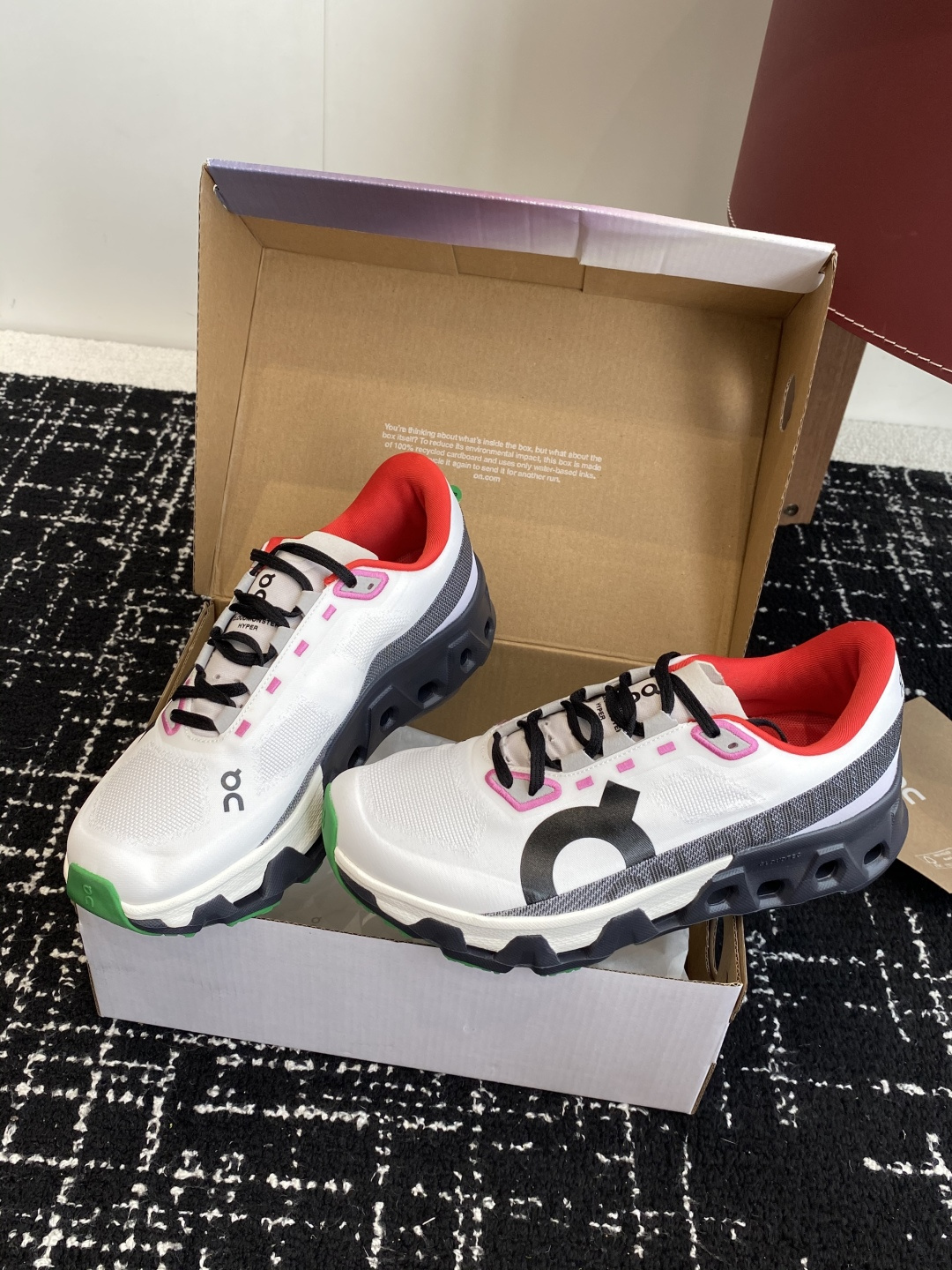 
纯原正品

On昂跑 Cloudmonster Hyper 舒适简约减震回弹 低帮训练跑步鞋 男女同款