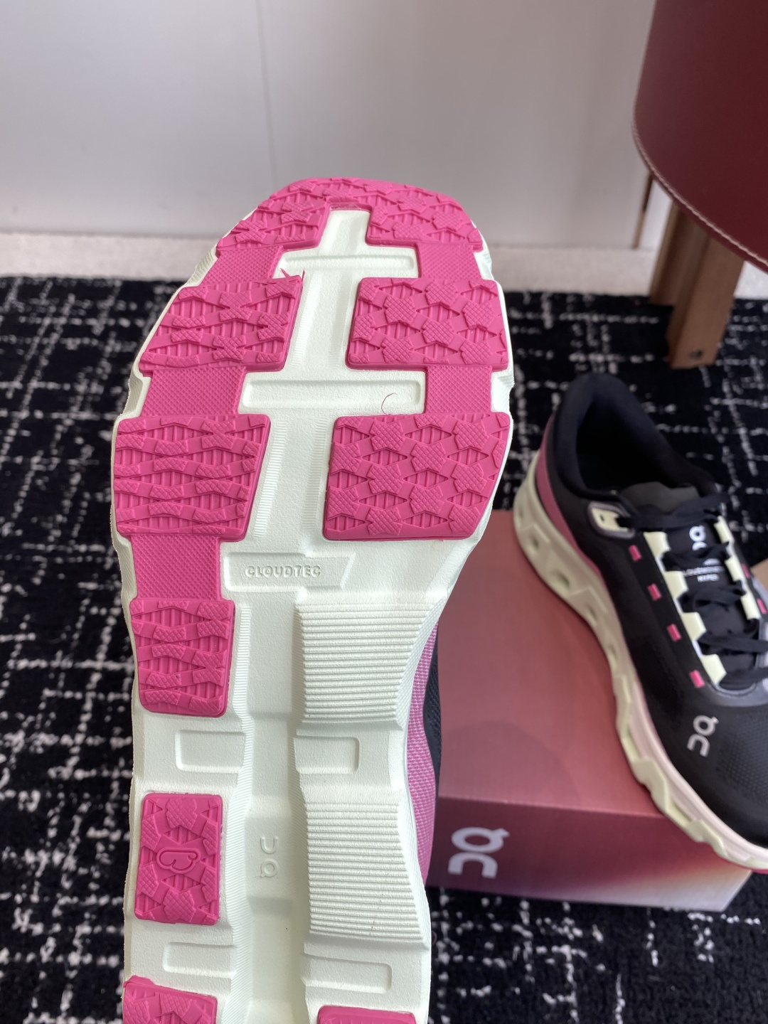 
纯原正品

On昂跑 Cloudmonster Hyper 舒适简约减震回弹 低帮训练跑步鞋 男女同款