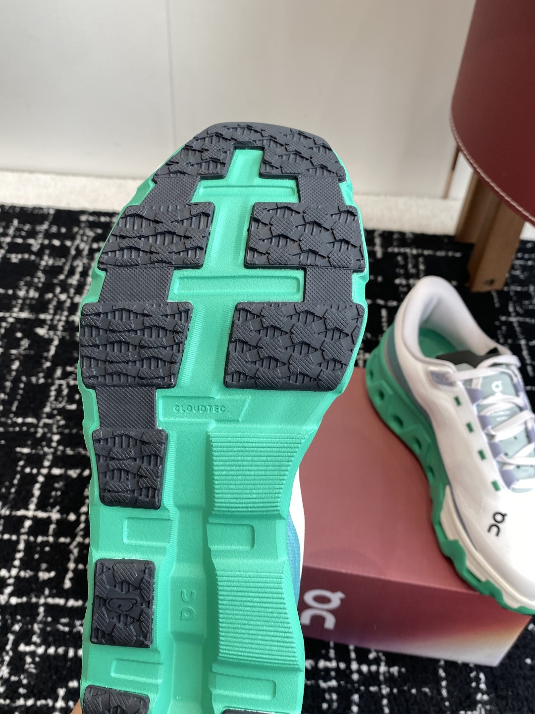 
纯原正品

On昂跑 Cloudmonster Hyper 舒适简约减震回弹 低帮训练跑步鞋 男女同款