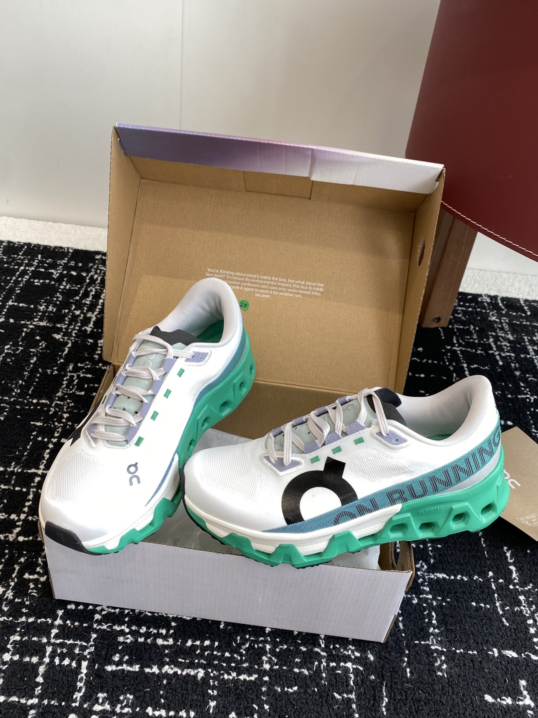 
纯原正品

On昂跑 Cloudmonster Hyper 舒适简约减震回弹 低帮训练跑步鞋 男女同款