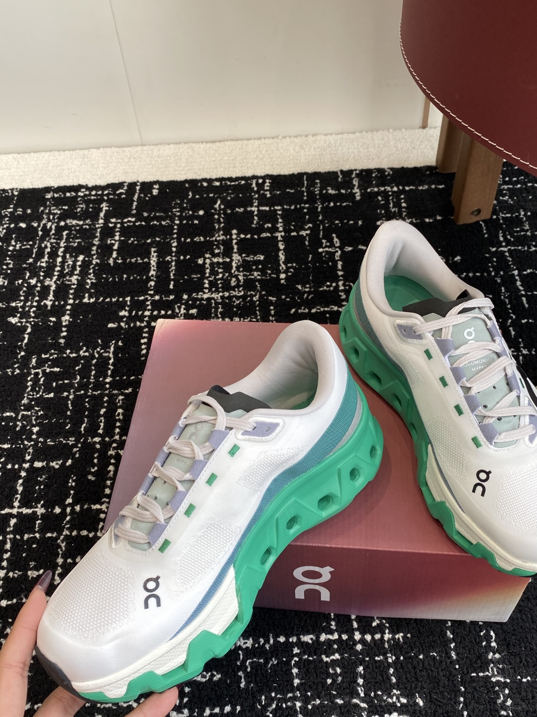 
纯原正品

On昂跑 Cloudmonster Hyper 舒适简约减震回弹 低帮训练跑步鞋 男女同款