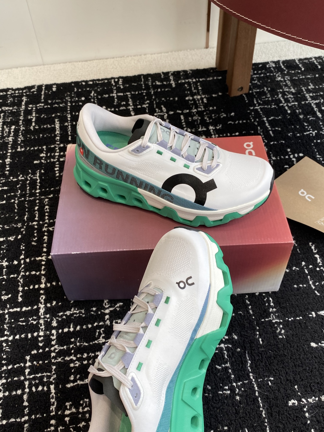 
纯原正品

On昂跑 Cloudmonster Hyper 舒适简约减震回弹 低帮训练跑步鞋 男女同款