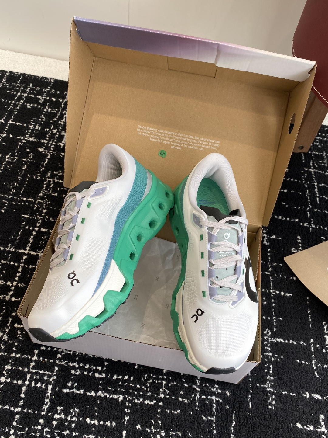 
纯原正品

On昂跑 Cloudmonster Hyper 舒适简约减震回弹 低帮训练跑步鞋 男女同款