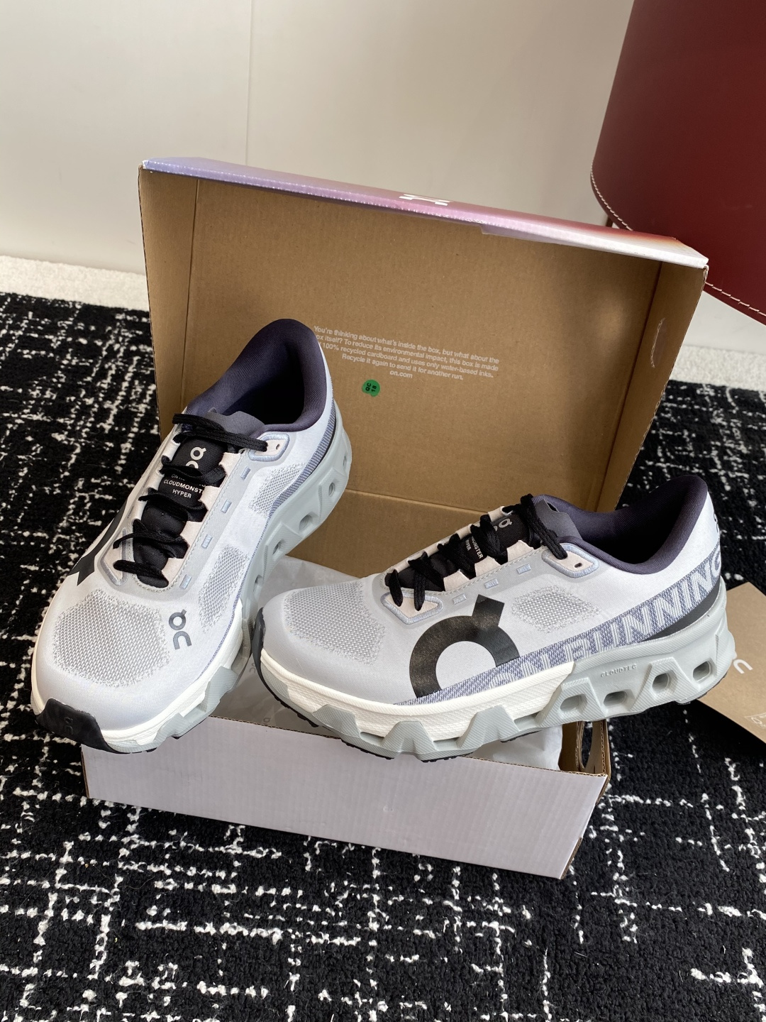 
纯原正品

On昂跑 Cloudmonster Hyper 舒适简约减震回弹 低帮训练跑步鞋 男女同款