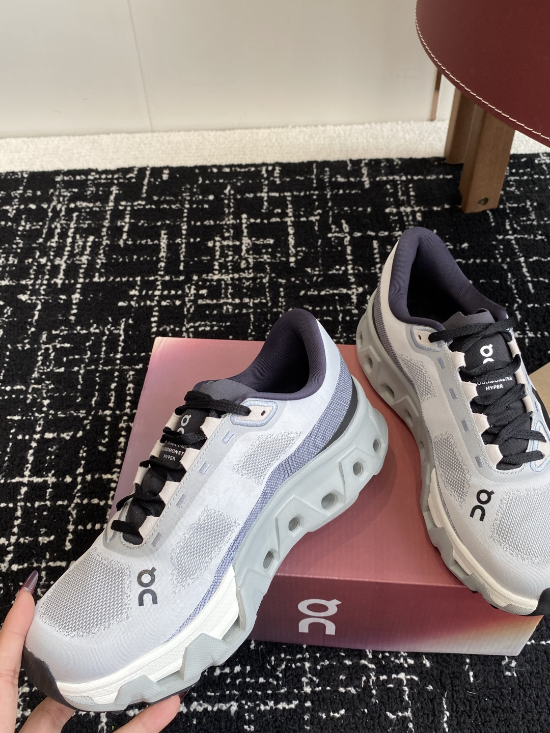 
纯原正品

On昂跑 Cloudmonster Hyper 舒适简约减震回弹 低帮训练跑步鞋 男女同款