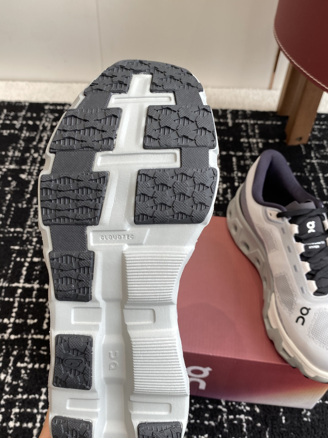 
纯原正品

On昂跑 Cloudmonster Hyper 舒适简约减震回弹 低帮训练跑步鞋 男女同款