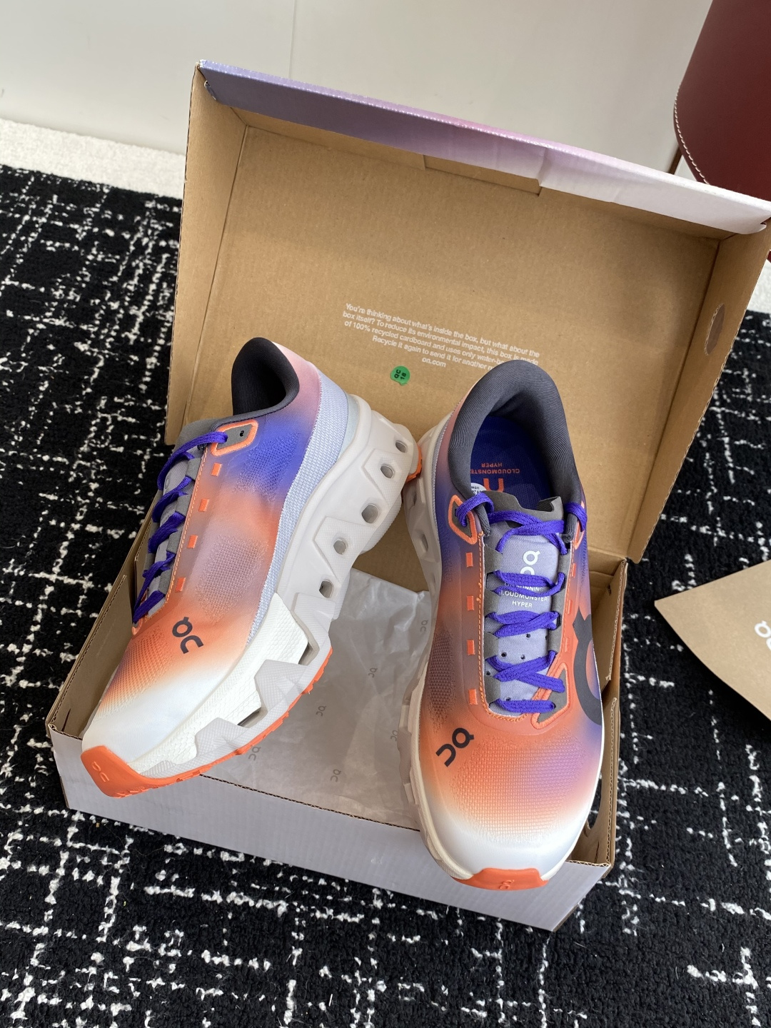 
纯原正品

On昂跑 Cloudmonster Hyper 舒适简约减震回弹 低帮训练跑步鞋 男女同款