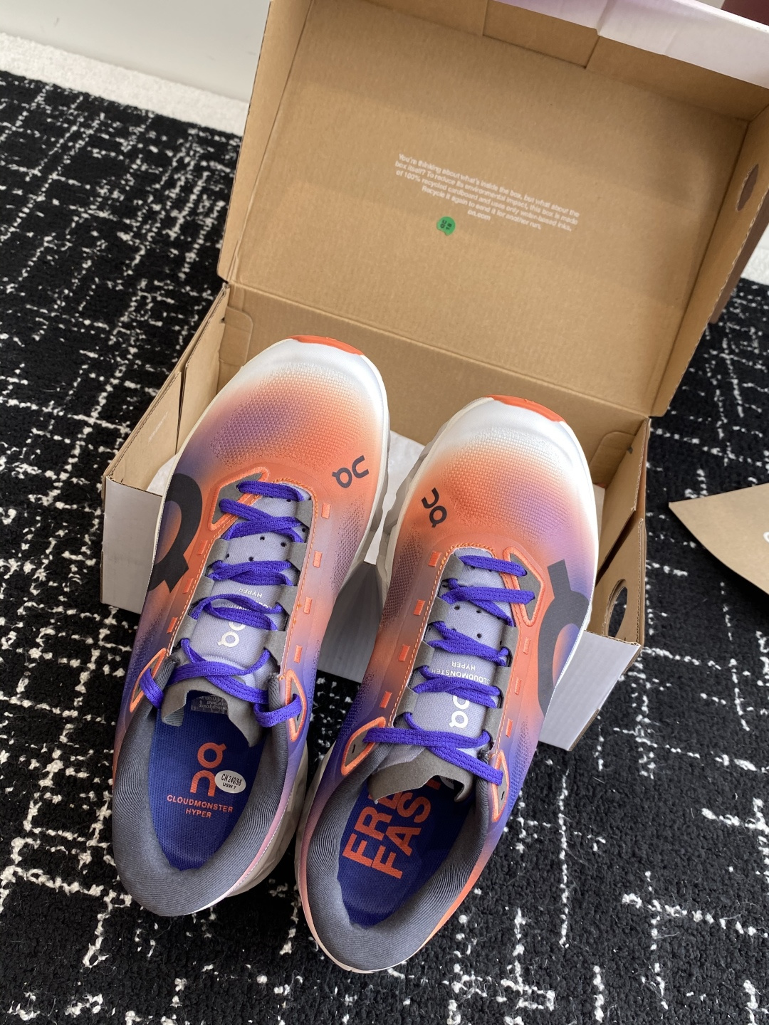 
纯原正品

On昂跑 Cloudmonster Hyper 舒适简约减震回弹 低帮训练跑步鞋 男女同款