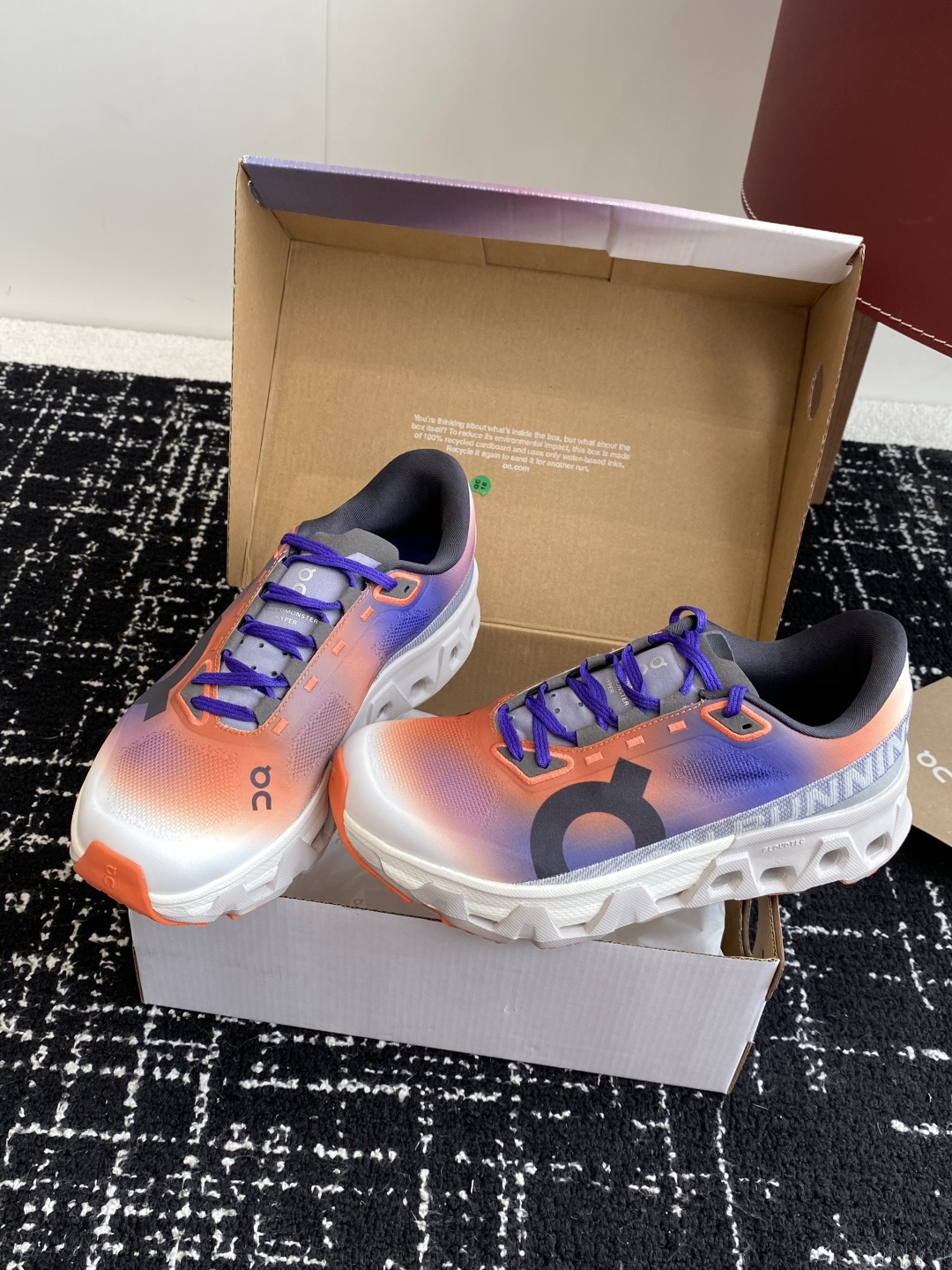 
纯原正品

On昂跑 Cloudmonster Hyper 舒适简约减震回弹 低帮训练跑步鞋 男女同款