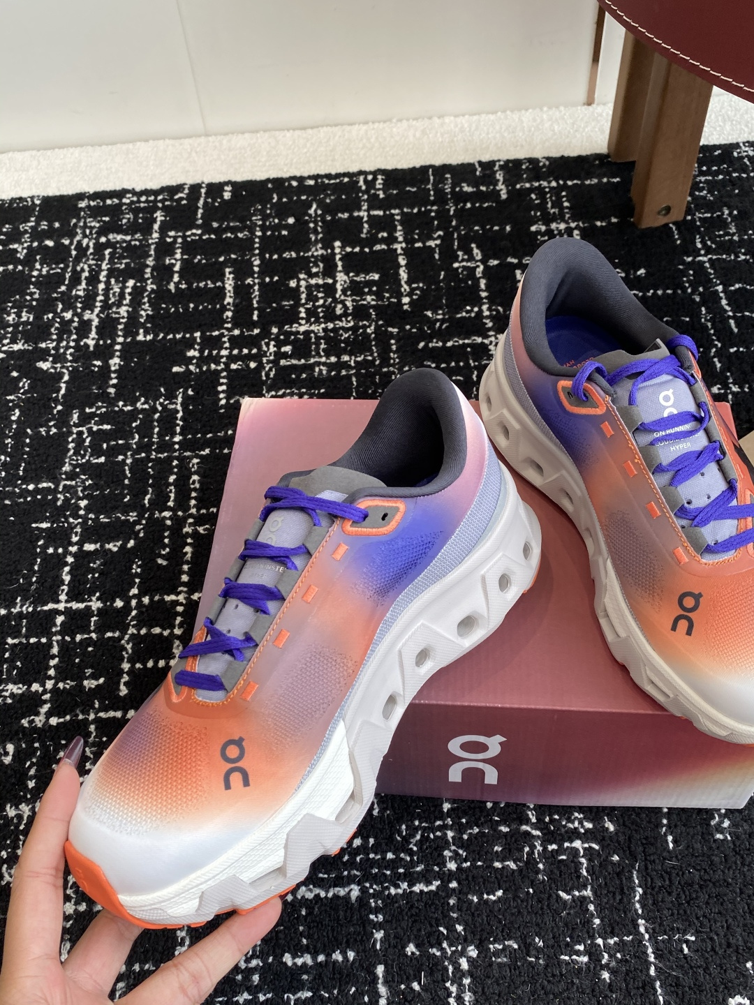 
纯原正品

On昂跑 Cloudmonster Hyper 舒适简约减震回弹 低帮训练跑步鞋 男女同款