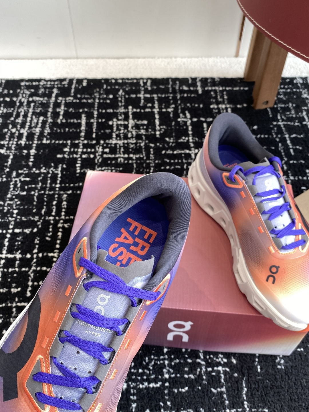 
纯原正品

On昂跑 Cloudmonster Hyper 舒适简约减震回弹 低帮训练跑步鞋 男女同款