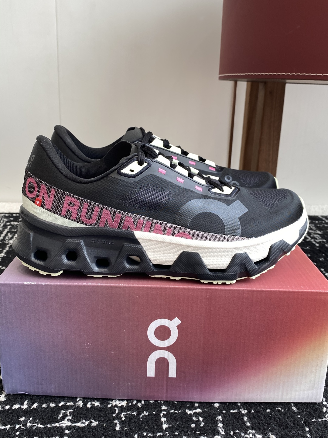 
纯原正品

On昂跑 Cloudmonster Hyper 舒适简约减震回弹 低帮训练跑步鞋 男女同款