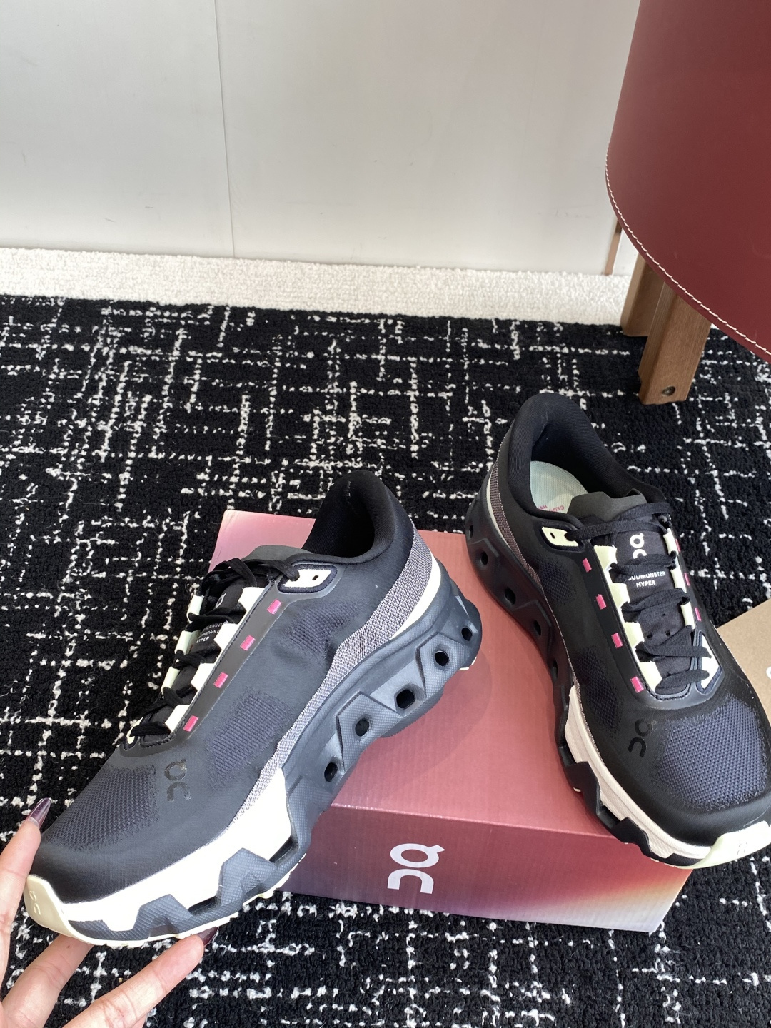 
纯原正品

On昂跑 Cloudmonster Hyper 舒适简约减震回弹 低帮训练跑步鞋 男女同款