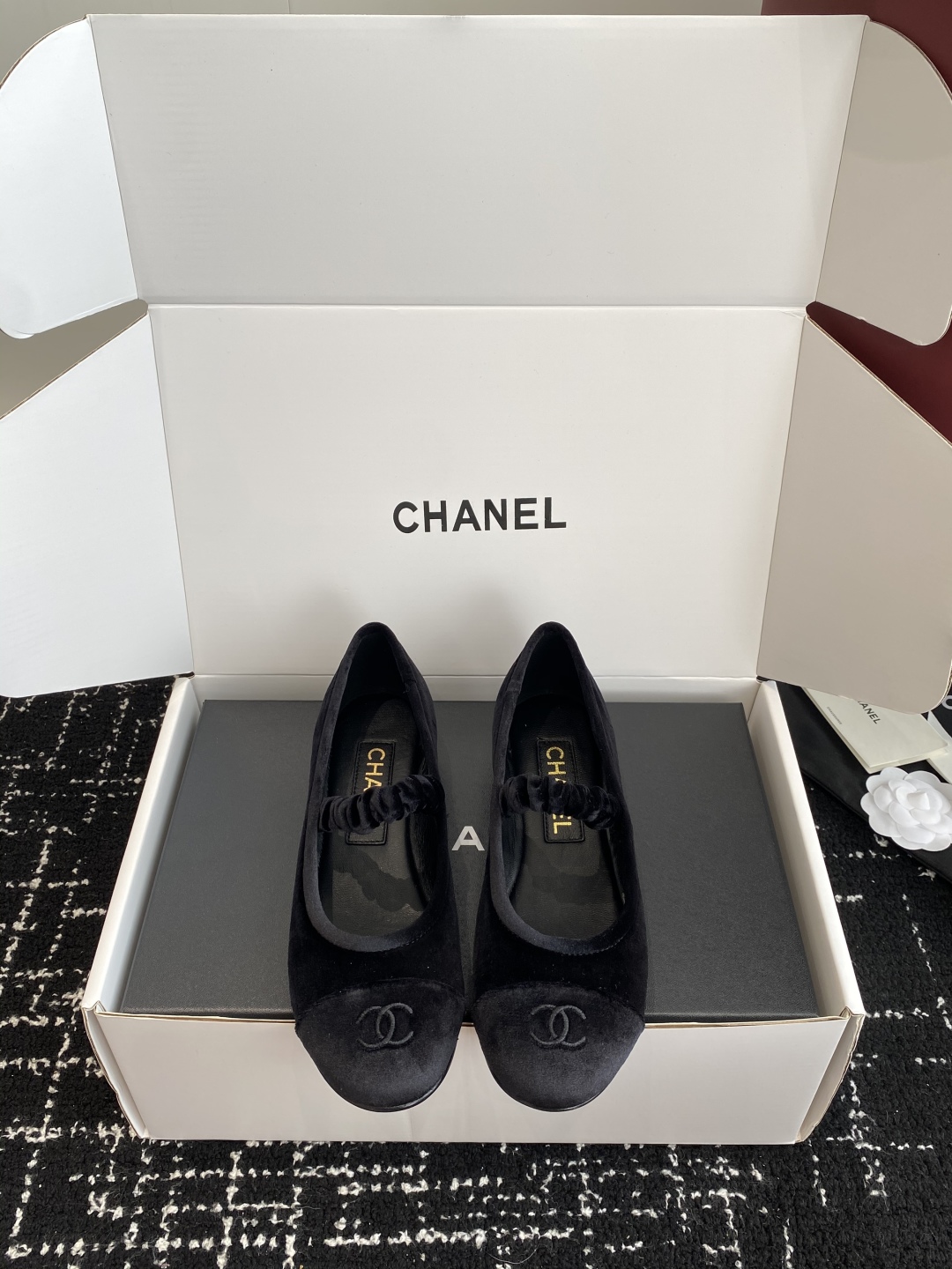 代购级（官网同步✈️盒包装）
CHANEL小香 25ss 春夏鞋头电绣双C logo点缀，玛丽珍 粗跟单