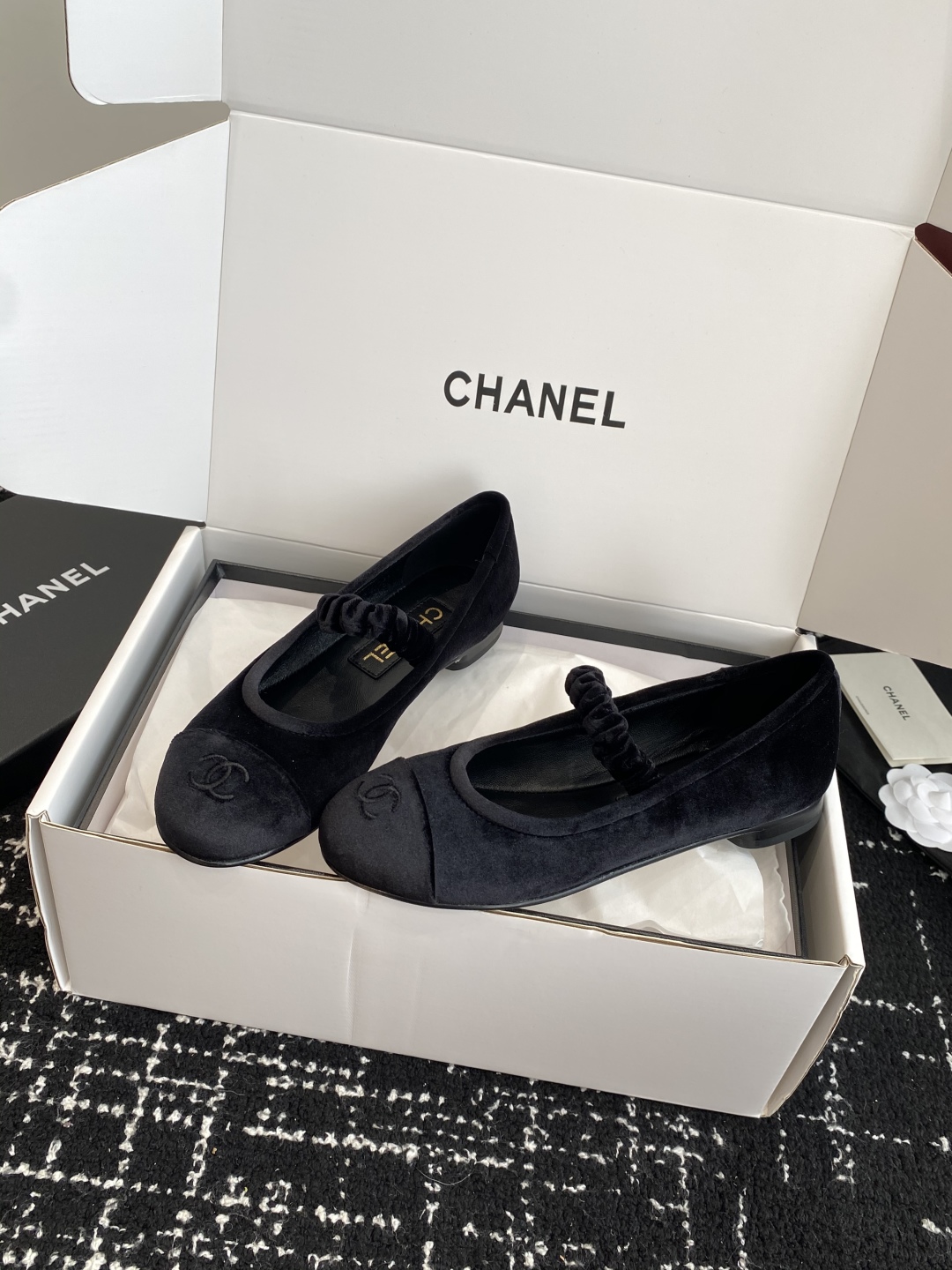 代购级（官网同步✈️盒包装）
CHANEL小香 25ss 春夏鞋头电绣双C logo点缀，玛丽珍 粗跟单