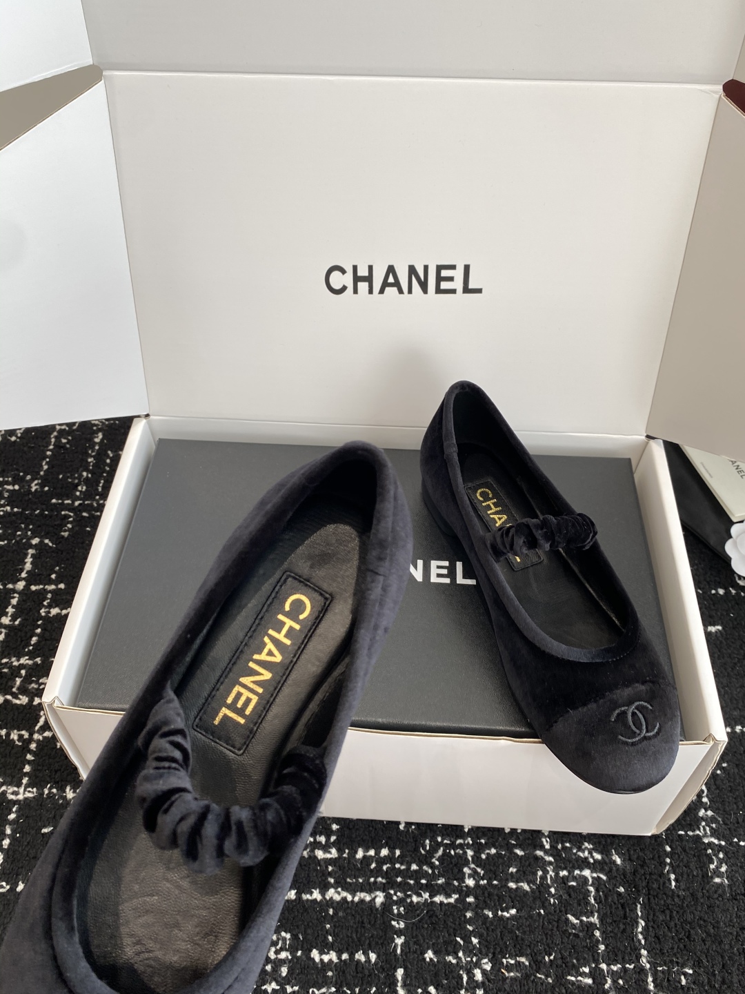 代购级（官网同步✈️盒包装）
CHANEL小香 25ss 春夏鞋头电绣双C logo点缀，玛丽珍 粗跟单