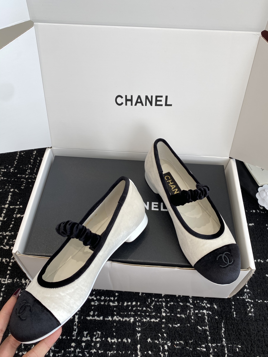 代购级（官网同步✈️盒包装）
CHANEL小香 25ss 春夏鞋头电绣双C logo点缀，玛丽珍 粗跟单