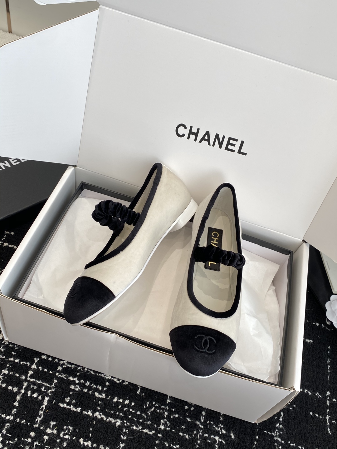 代购级（官网同步✈️盒包装）
CHANEL小香 25ss 春夏鞋头电绣双C logo点缀，玛丽珍 粗跟单