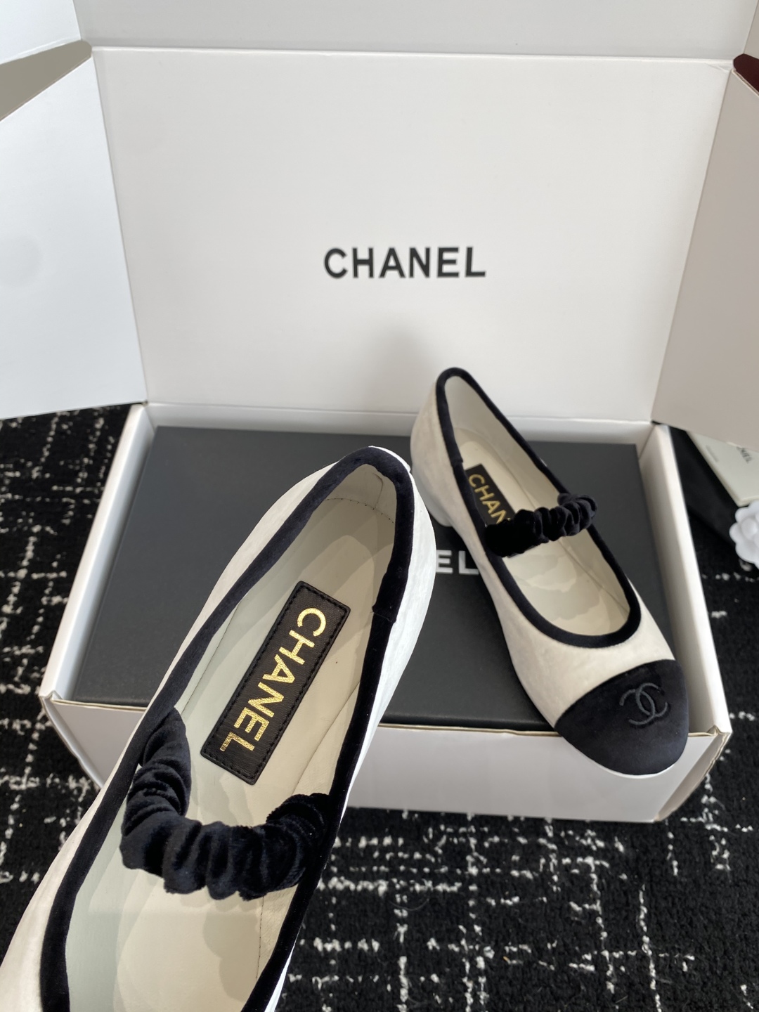代购级（官网同步✈️盒包装）
CHANEL小香 25ss 春夏鞋头电绣双C logo点缀，玛丽珍 粗跟单