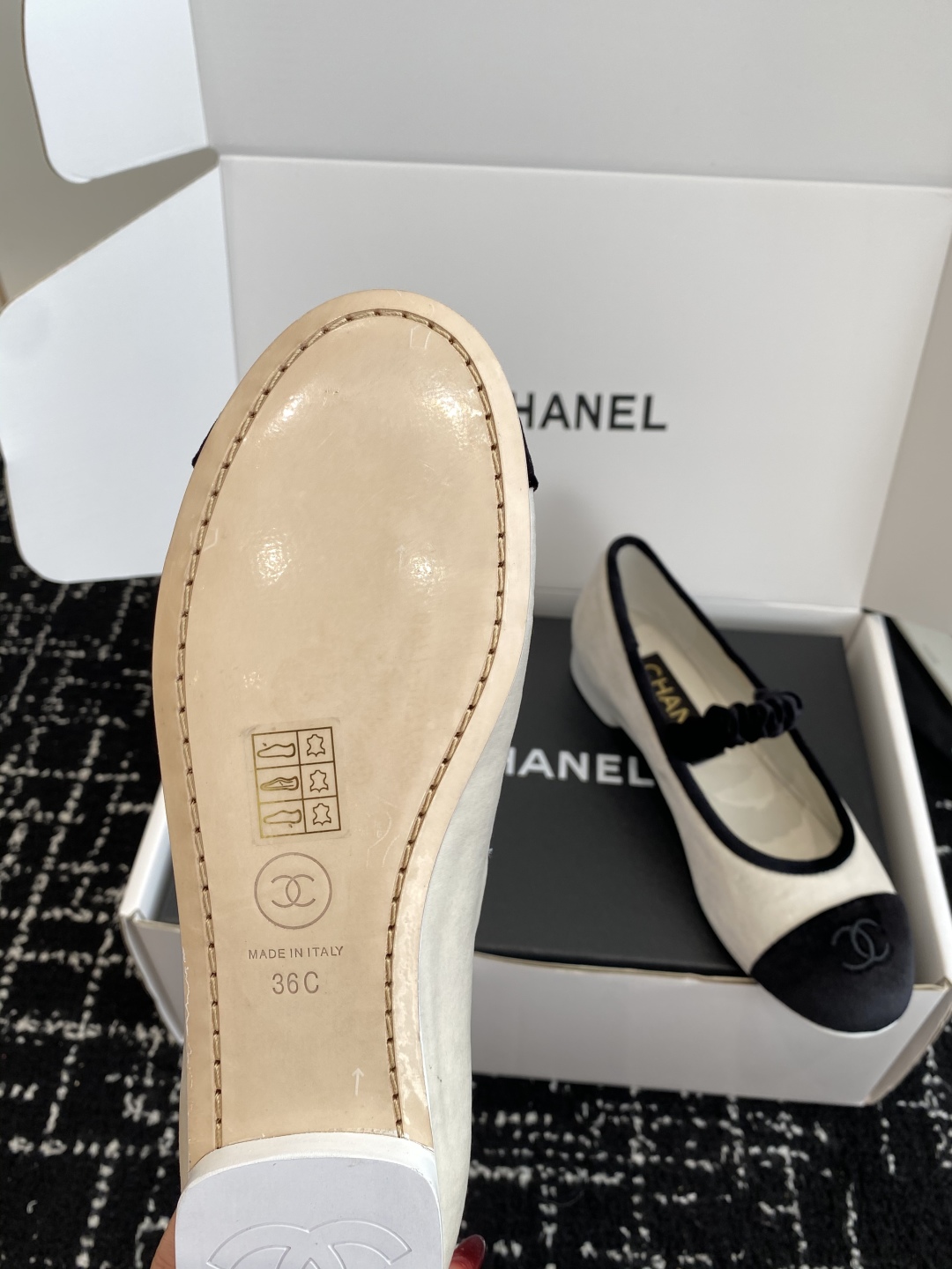 代购级（官网同步✈️盒包装）
CHANEL小香 25ss 春夏鞋头电绣双C logo点缀，玛丽珍 粗跟单
