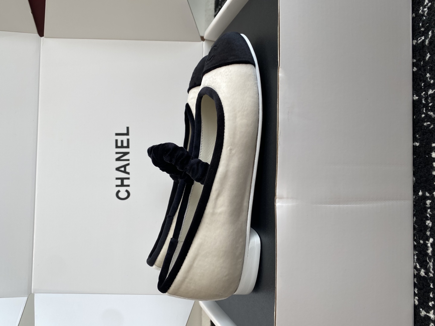 代购级（官网同步✈️盒包装）
CHANEL小香 25ss 春夏鞋头电绣双C logo点缀，玛丽珍 粗跟单