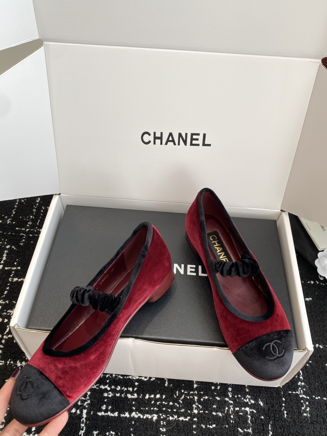 代购级（官网同步✈️盒包装）
CHANEL小香 25ss 春夏鞋头电绣双C logo点缀，玛丽珍 粗跟单