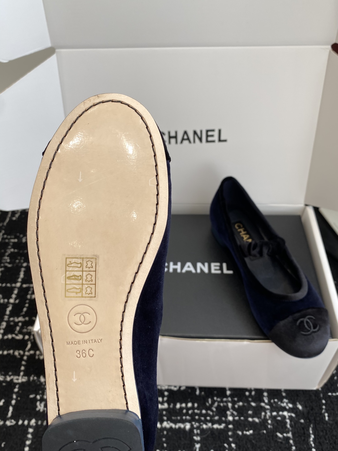 代购级（官网同步✈️盒包装）
CHANEL小香 25ss 春夏鞋头电绣双C logo点缀，玛丽珍 粗跟单