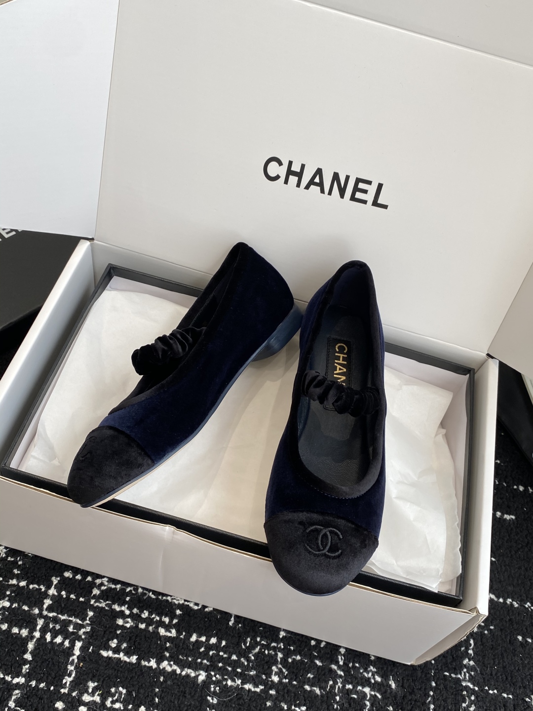 代购级（官网同步✈️盒包装）
CHANEL小香 25ss 春夏鞋头电绣双C logo点缀，玛丽珍 粗跟单