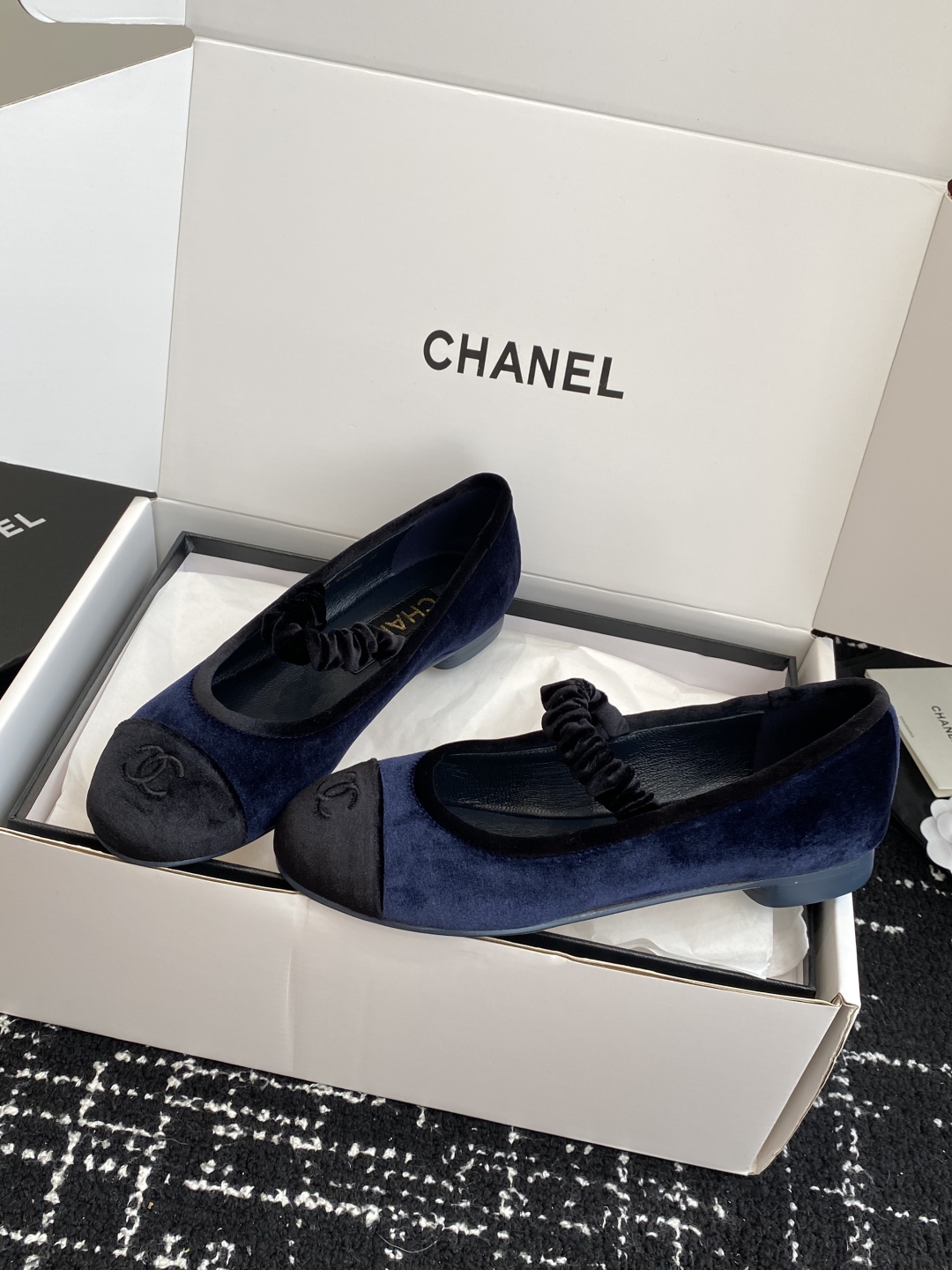 代购级（官网同步✈️盒包装）
CHANEL小香 25ss 春夏鞋头电绣双C logo点缀，玛丽珍 粗跟单