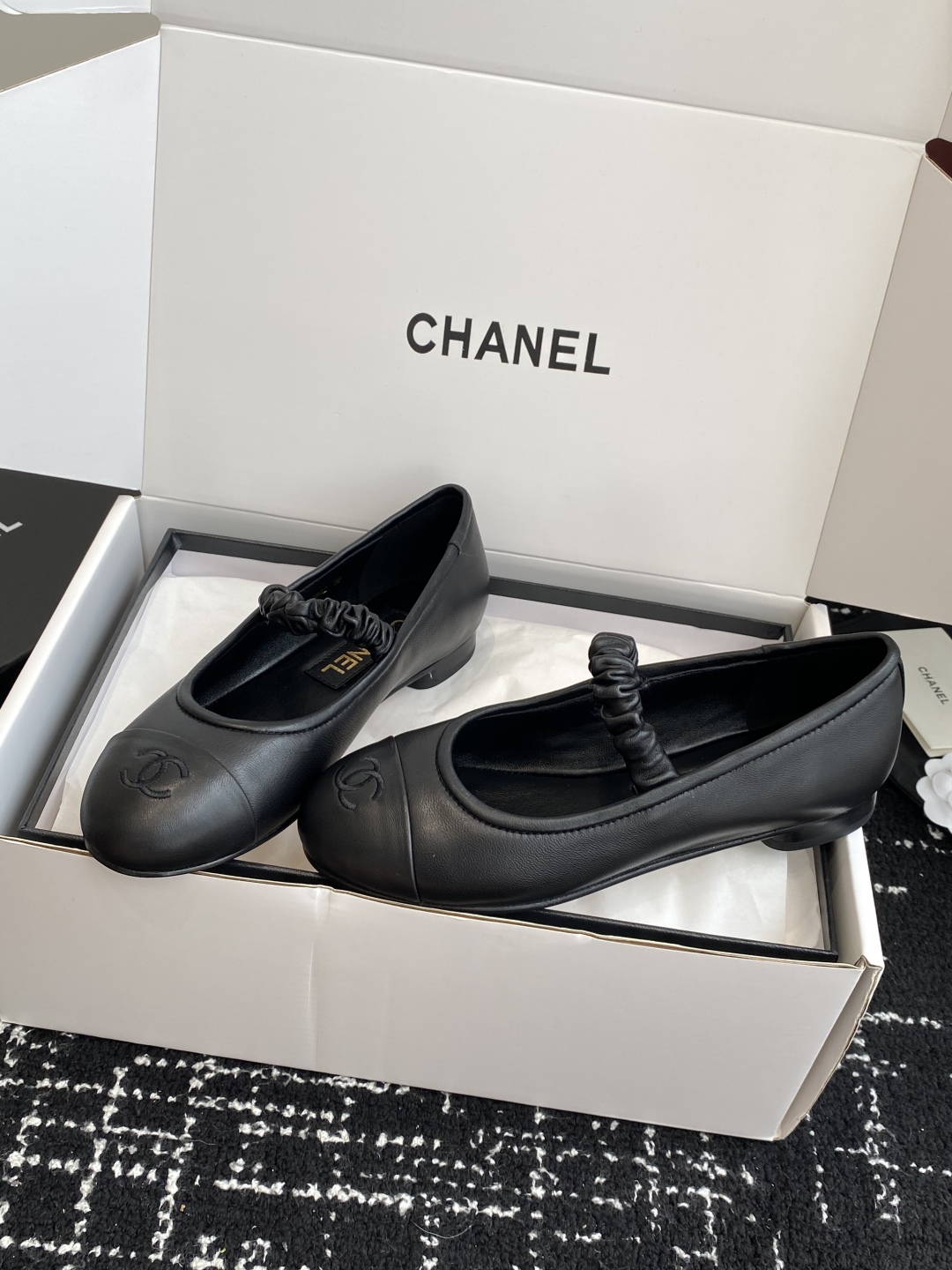 代购级（官网同步✈️盒包装）
CHANEL小香 25ss 春夏鞋头电绣双C logo点缀，玛丽珍 粗跟单