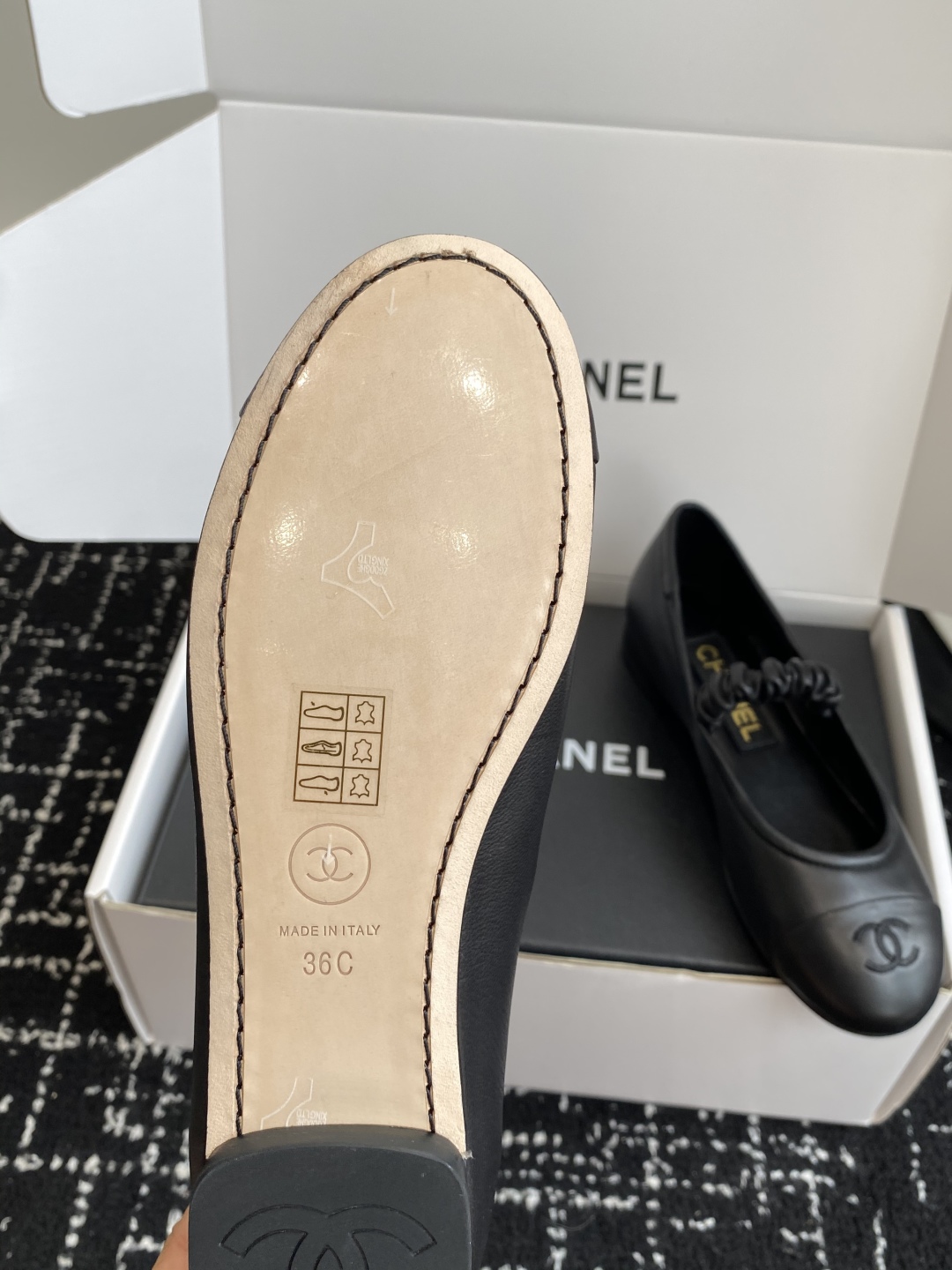 代购级（官网同步✈️盒包装）
CHANEL小香 25ss 春夏鞋头电绣双C logo点缀，玛丽珍 粗跟单