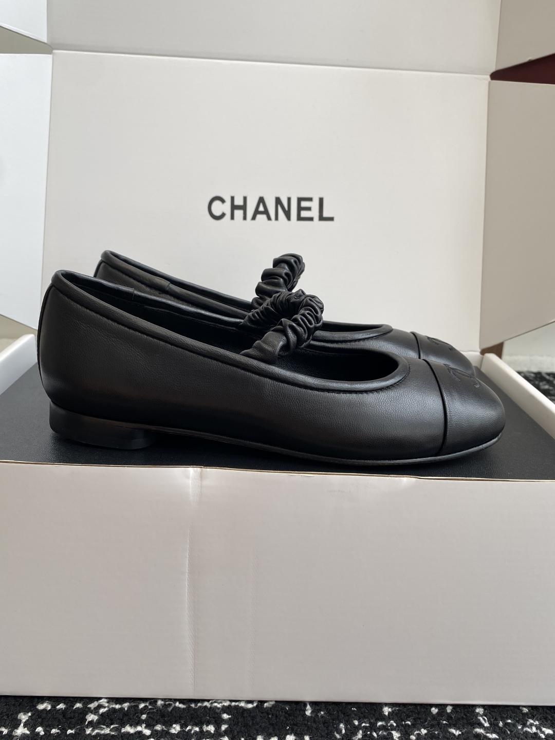 代购级（官网同步✈️盒包装）
CHANEL小香 25ss 春夏鞋头电绣双C logo点缀，玛丽珍 粗跟单