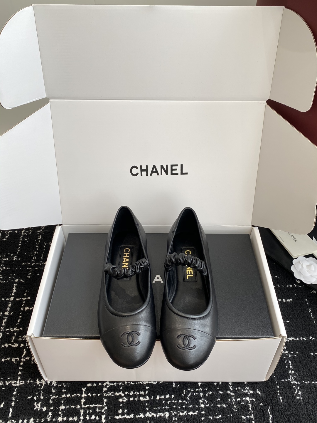 代购级（官网同步✈️盒包装）
CHANEL小香 25ss 春夏鞋头电绣双C logo点缀，玛丽珍 粗跟单