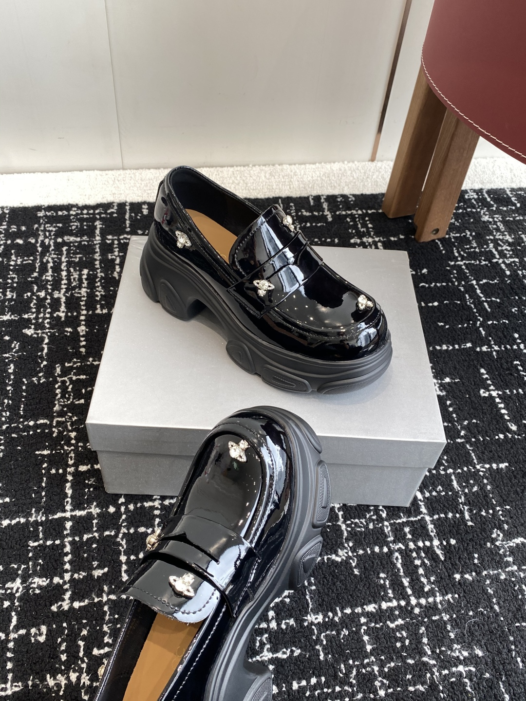 莞产高货
代工厂出品！！【鞠婧祎同款】GGCC星系岛屿厚底增高乐福鞋...

关于货：原底+原面+原楦❗