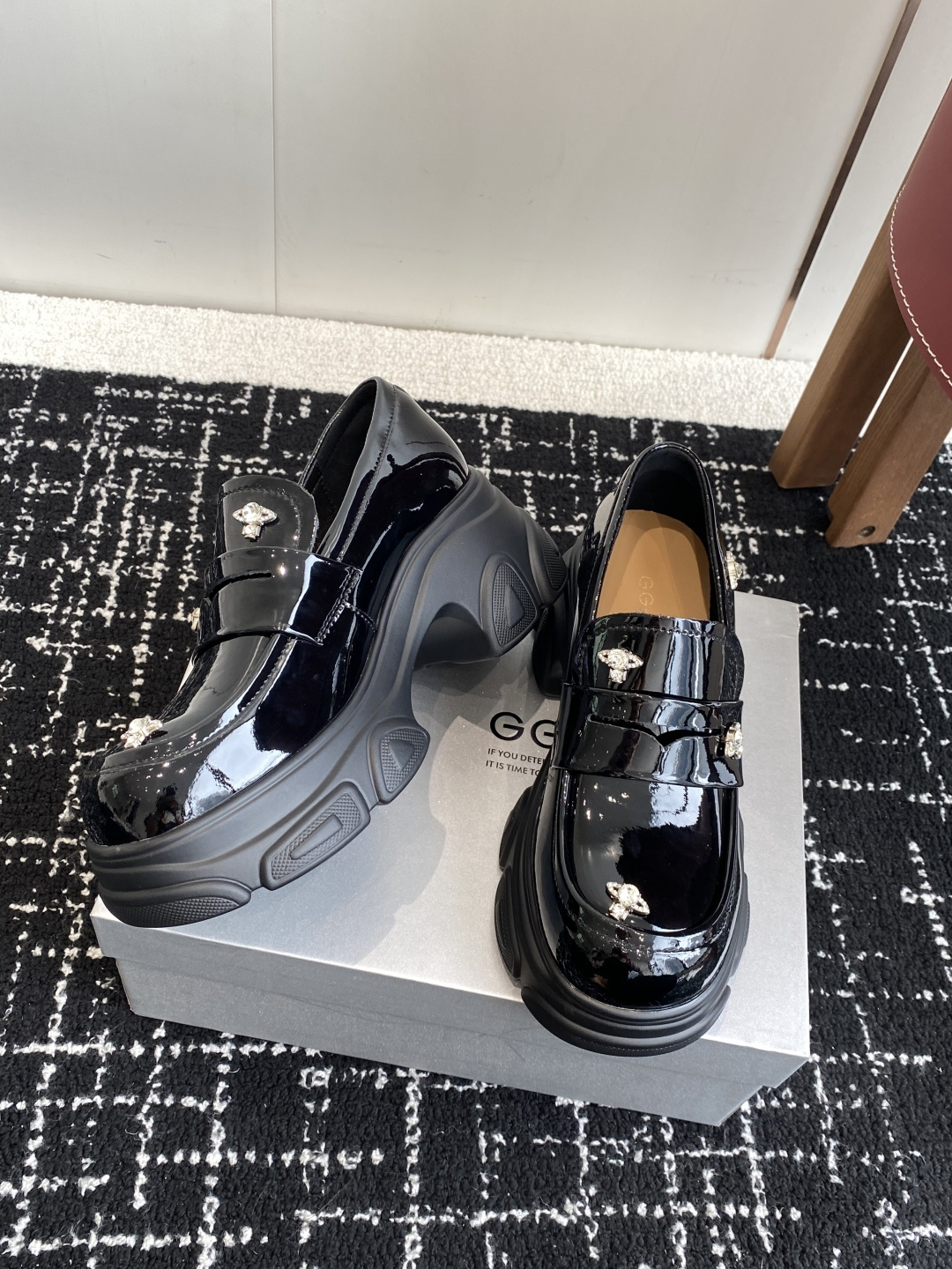 莞产高货
代工厂出品！！【鞠婧祎同款】GGCC星系岛屿厚底增高乐福鞋...

关于货：原底+原面+原楦❗